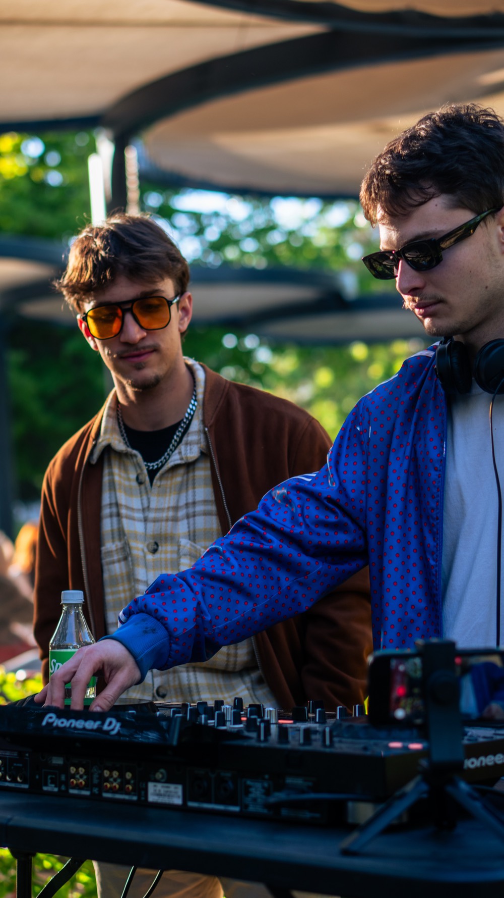 DJ szett a napsütésben